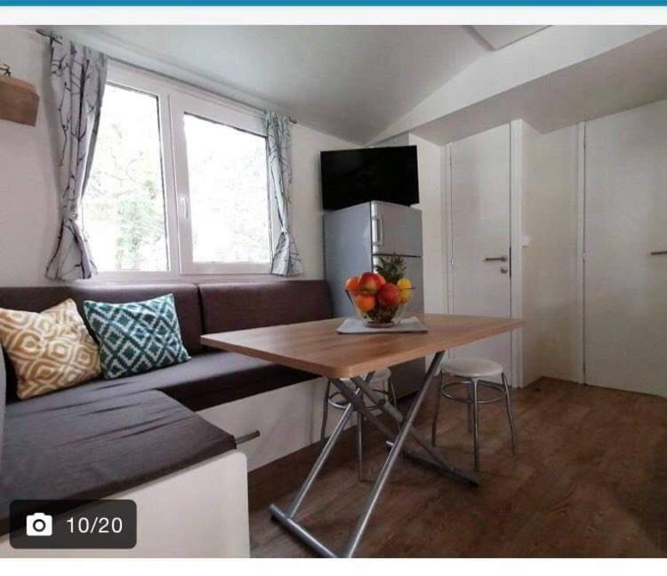 Apartman As Pirovac Eksteriør billede
